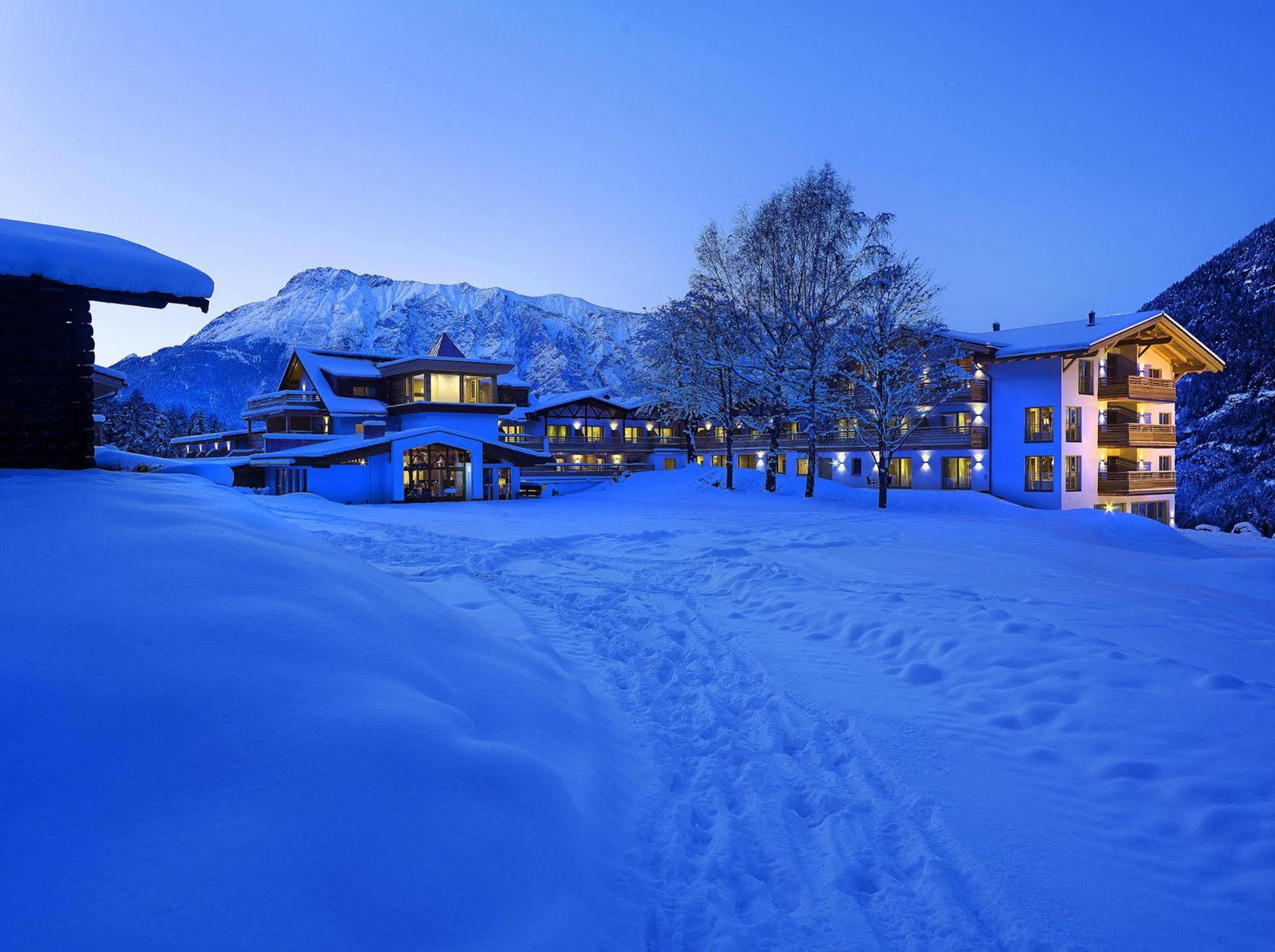 Hotel Ritzlerhof - Adults Only Sautens Exterior photo
